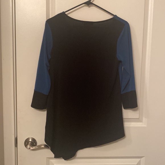 B-Design Size S - Asymmetrical Blue & Black Color Block Quarter Sleeve Top - Picture 4 of 4